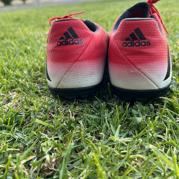 Adidas Messi soccer shoes size 7.5 - Picture 5 of 9